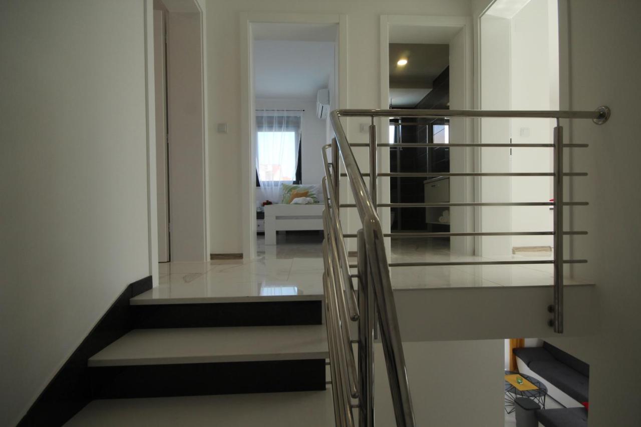Villa Essenza - Luksuzne Kuce Za Odmor โวดีเซ ภายนอก รูปภาพ