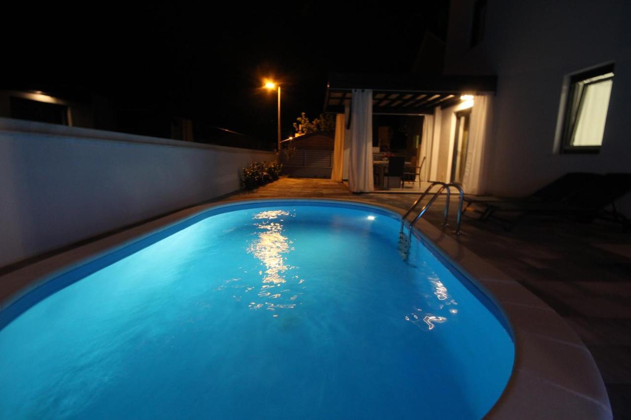 Villa Essenza - Luksuzne Kuce Za Odmor โวดีเซ ภายนอก รูปภาพ
