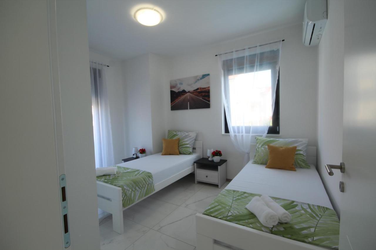 Villa Essenza - Luksuzne Kuce Za Odmor โวดีเซ ภายนอก รูปภาพ