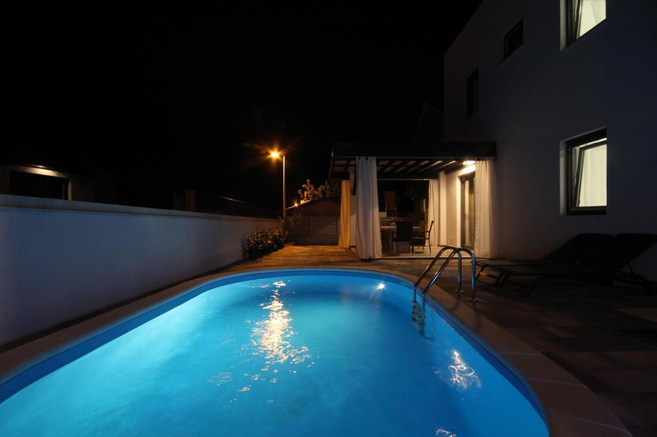 Villa Essenza - Luksuzne Kuce Za Odmor โวดีเซ ภายนอก รูปภาพ