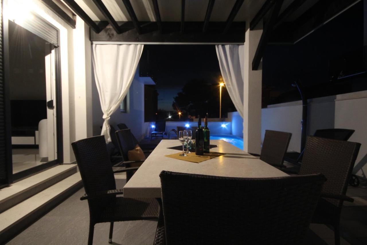 Villa Essenza - Luksuzne Kuce Za Odmor โวดีเซ ภายนอก รูปภาพ