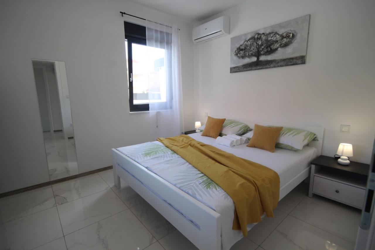 Villa Essenza - Luksuzne Kuce Za Odmor โวดีเซ ภายนอก รูปภาพ